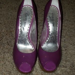 Giannini bini peep toes